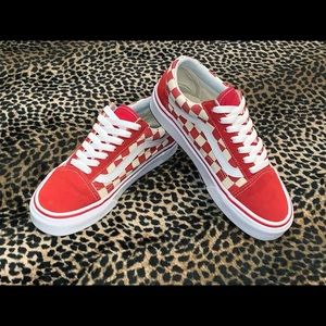 Red & White Old Skool Checkered Vans